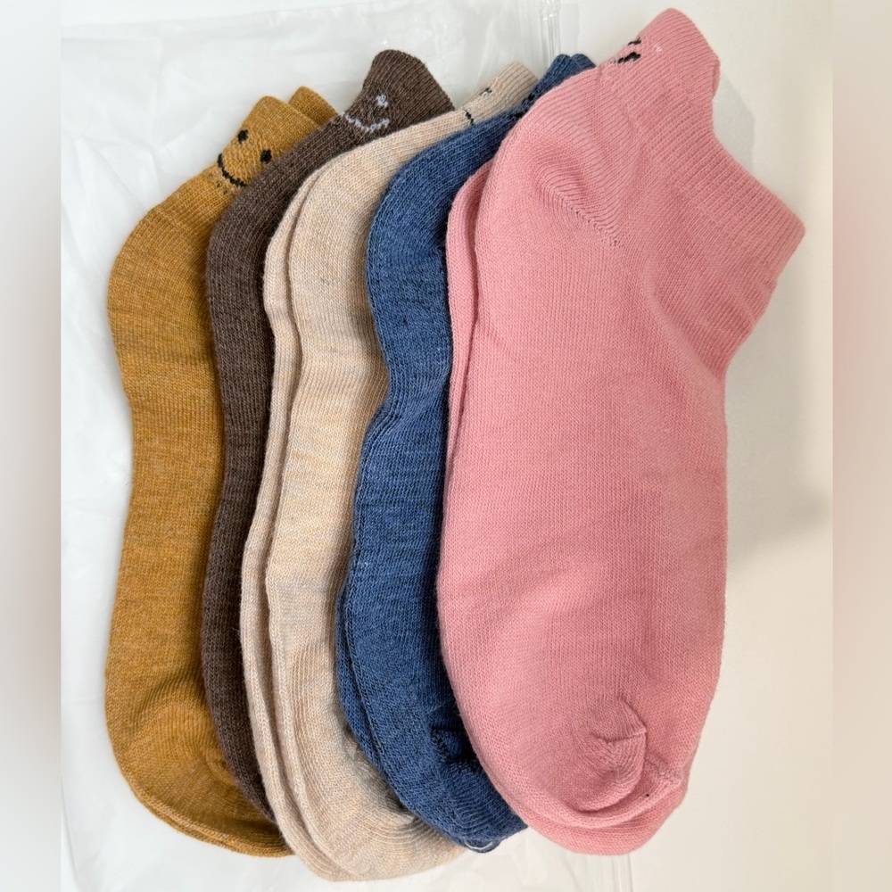 NEW Women’s Lot of 5‎ Multicolor Low Rise One Size Fits Most Fun Socks